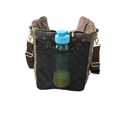 Flaschenhalter an der Rückseite der Hundetasche